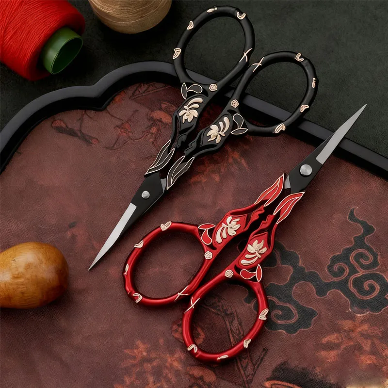Embroidery Scissors Small - /십자수용 재단 가위, 실 자르는 도구,