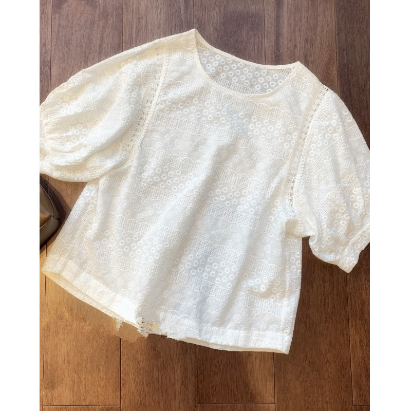 Embroidery Eyelet - 화이트 아일렛 자수 퍼프 반팔 블라우스