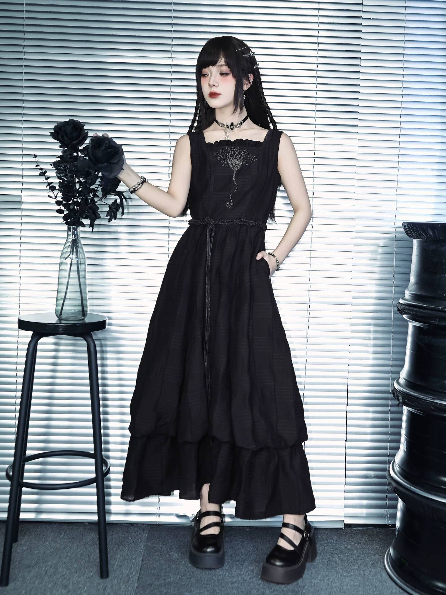 새로운 크리노이드 자수 블랙 더블 레이어 버드 드레스  - Embroidery Cotton 리뷰 및 가격
