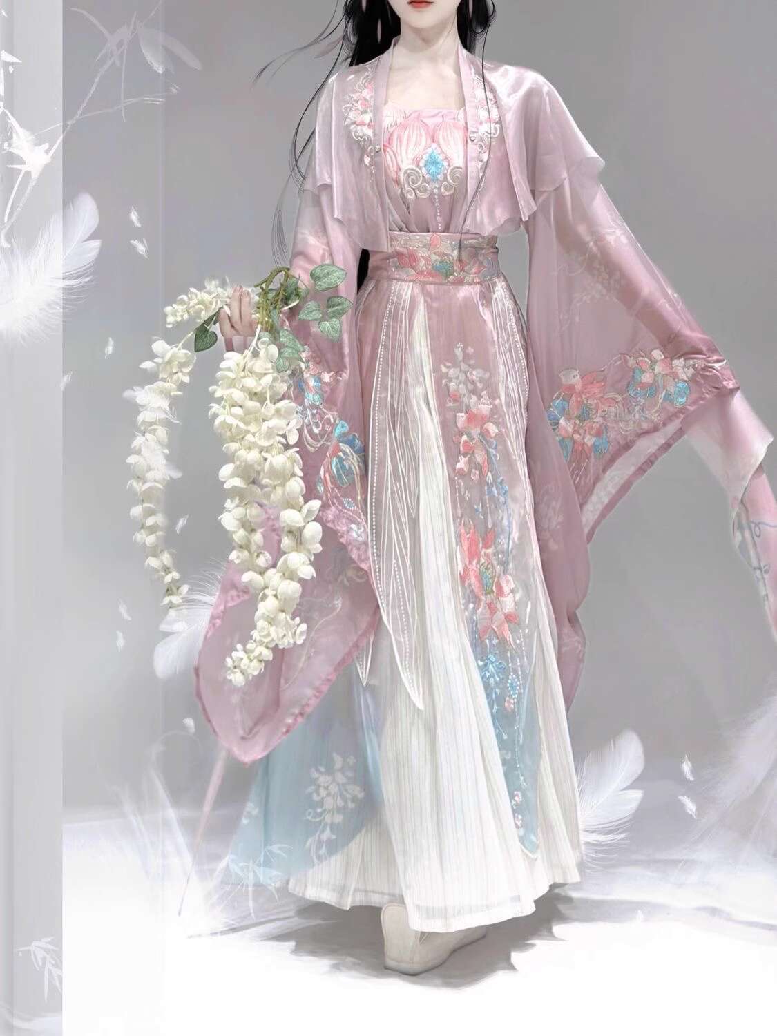 새로운 Hanfu Wei Jinfeng 중공업 자수 허 - Embroidery Cotton 리뷰 및 가격